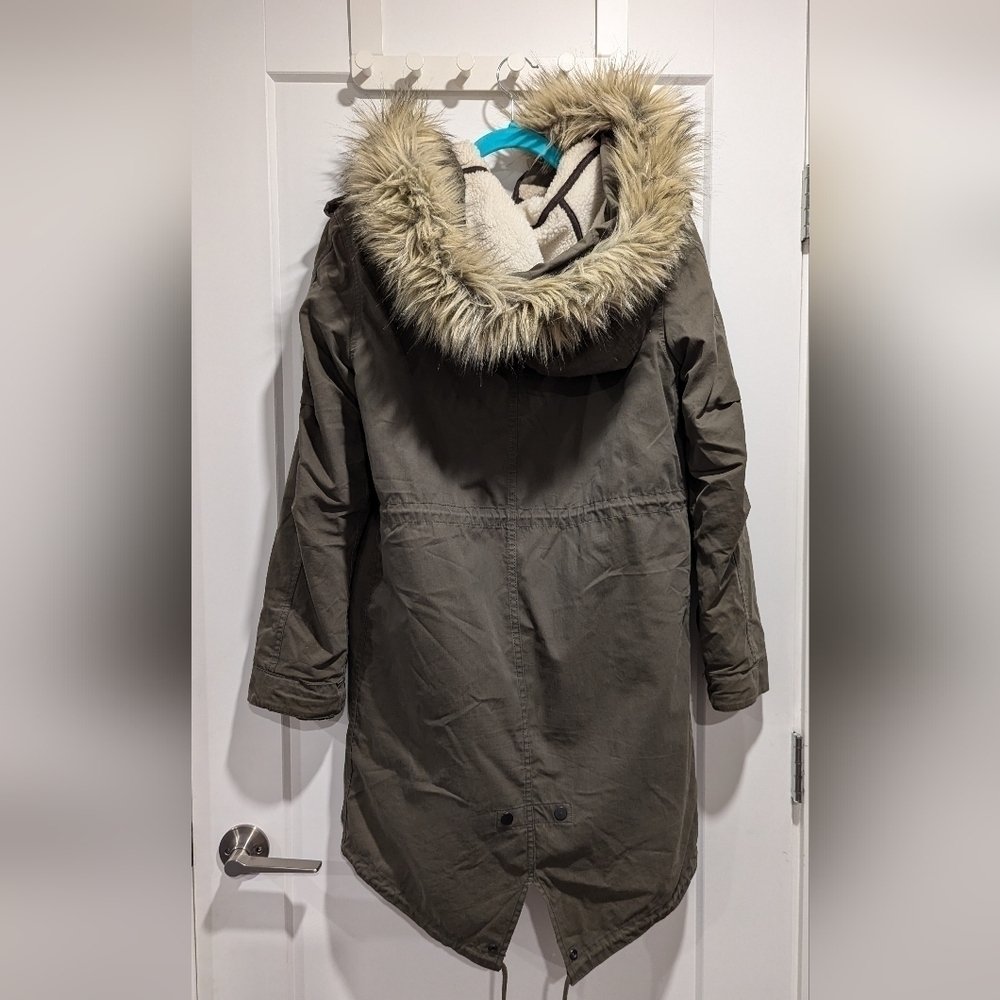 Aritzia Olive Green Parka with Faux Fur Hood Trim - Picture 5 of 16